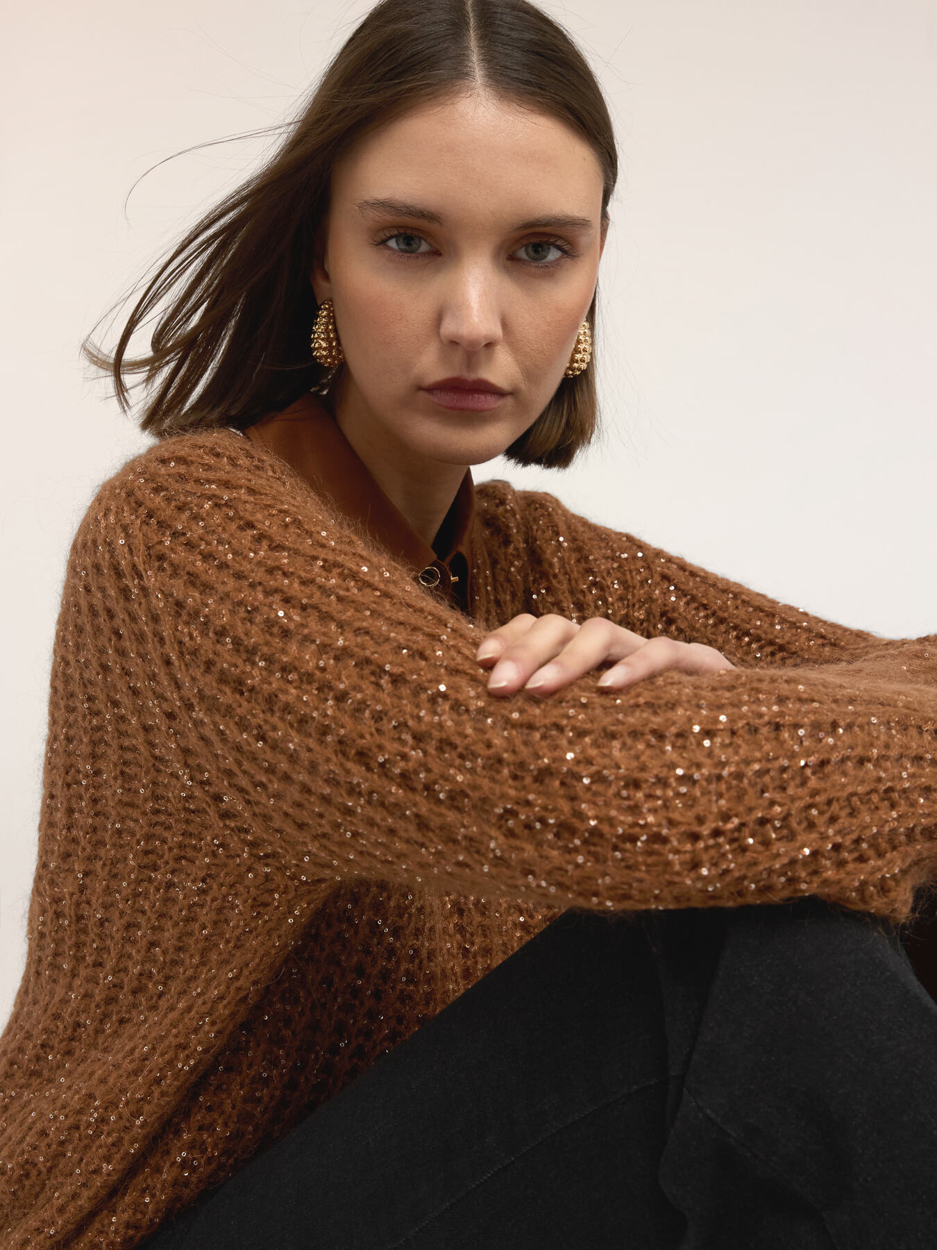 Wide-knit sweater with sequins image number 3