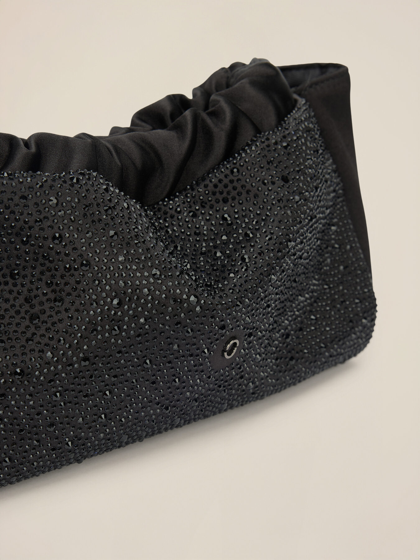 Borsa in raso e cristalli image number 4