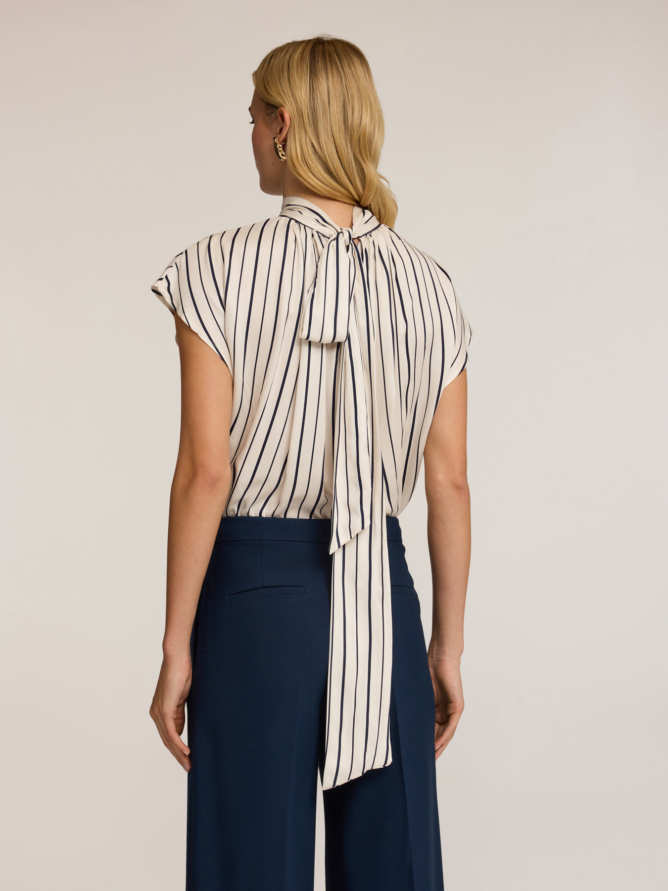 Striped oversized blouse with back bow image number 1