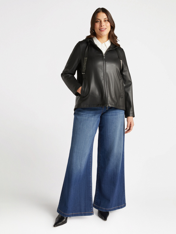 Jacke aus beschichtetem Stoff mit Kapuze