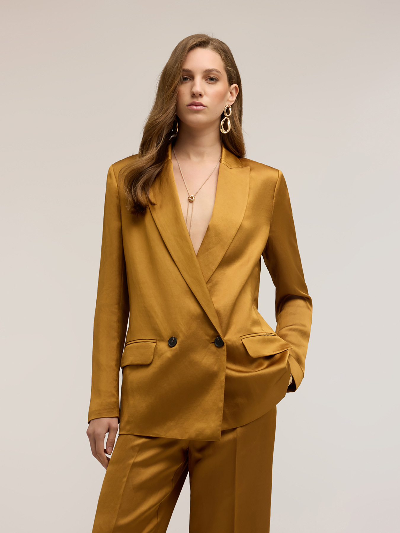 Double-breasted structured jacket in linen blend image number 2
