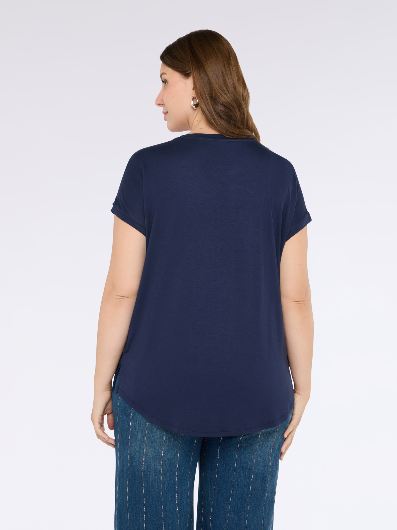 Zweistoffiges T-Shirt mit Rundhalsausschnitt image number 1