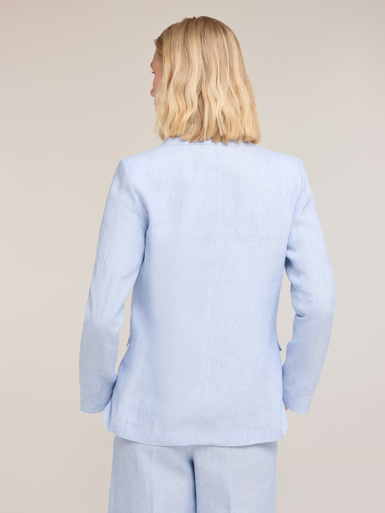 Doppelreihiger Blazer aus Leinen image number 1