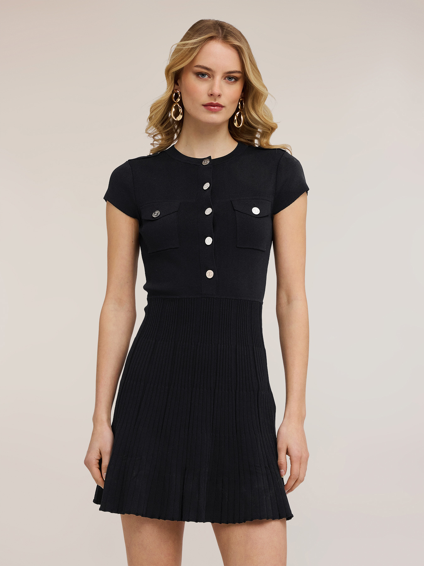 Flare knit dress with buttons image number 2