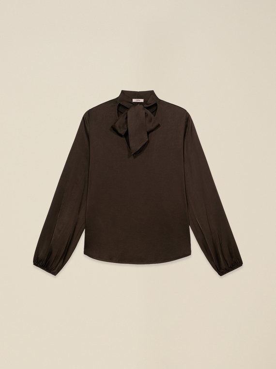 Blusa in raso con fiocco al collo
