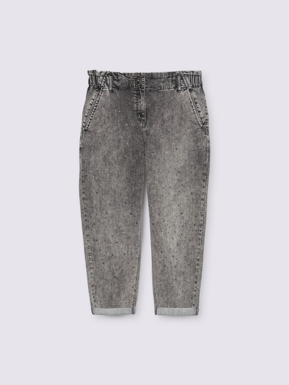 Jeans balloon efecto usado con aplicaciones luminosas