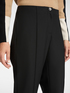 Pantaloni slim in tessuto tecnico image number 3