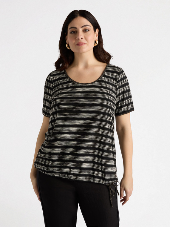 Gestreiftes Ethno-T-Shirt