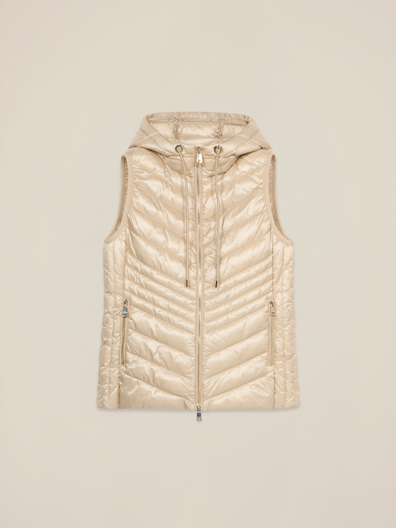 Piumino lightweight smanicato con cappuccio image number 4