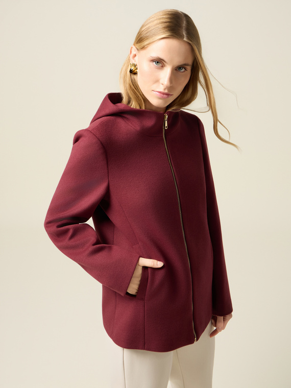 Cappotto corto con cappuccio e zip