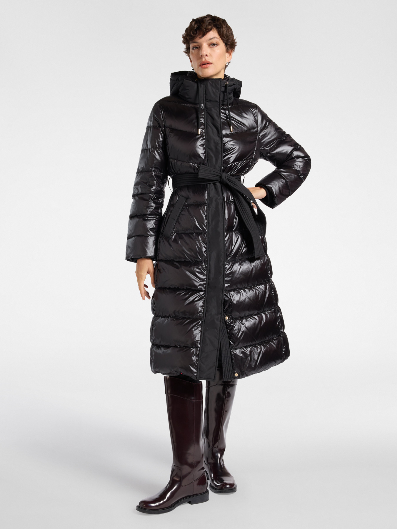 Quilted down jacket with hood image number 2