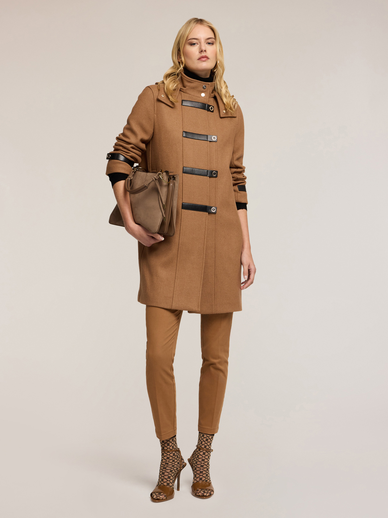 Mixed wool cloth coat with inserts image number 2