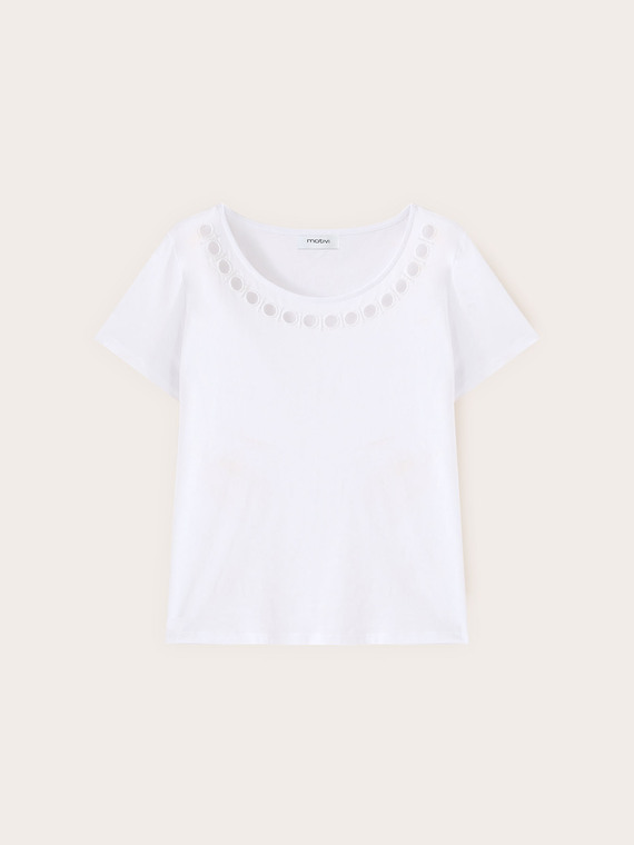 T-shirt with cut-out details