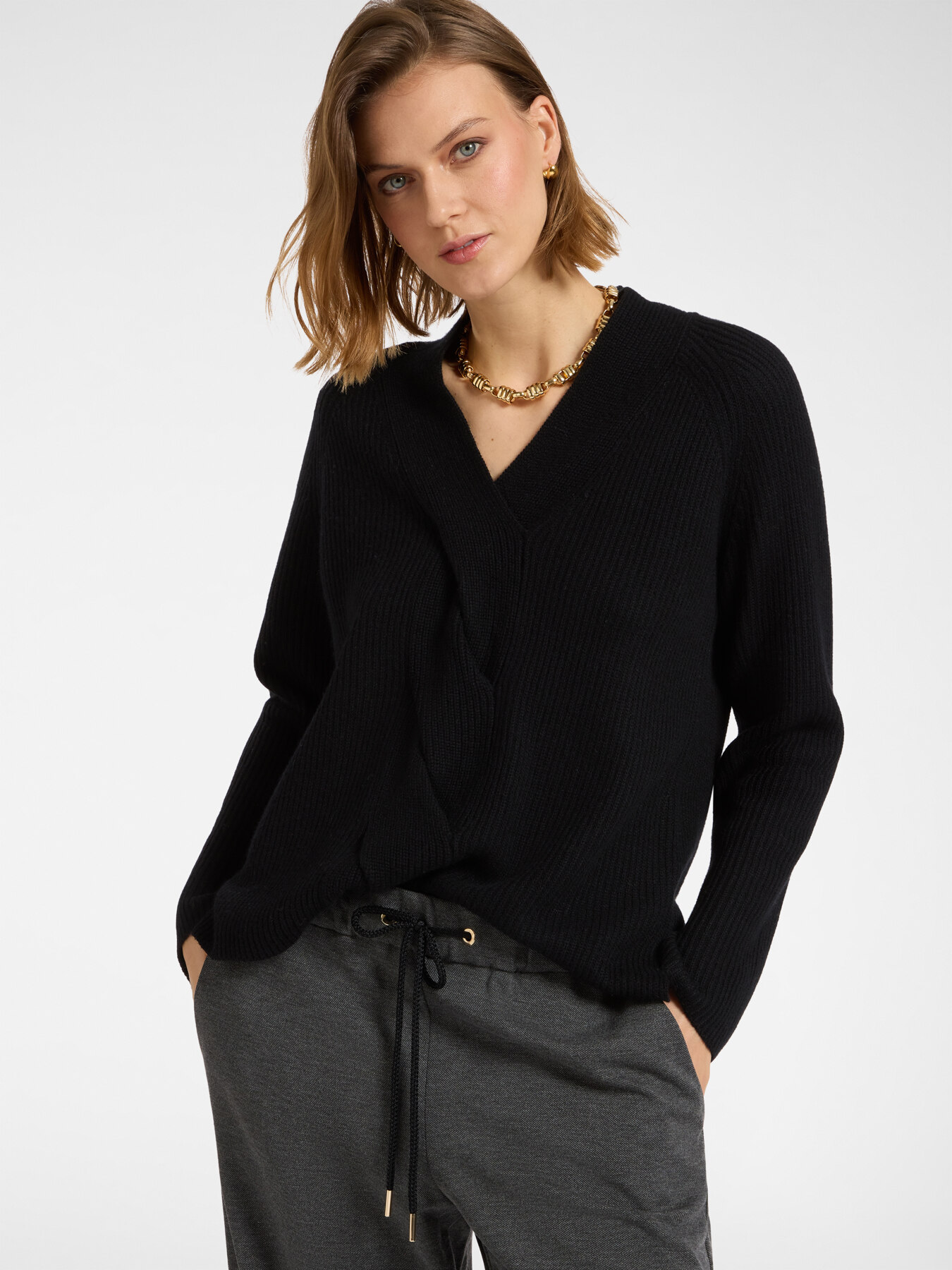 Pullover mit Maxi-Zopf image number 0