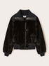 Chaqueta efecto teddy con cuello alto image number 4