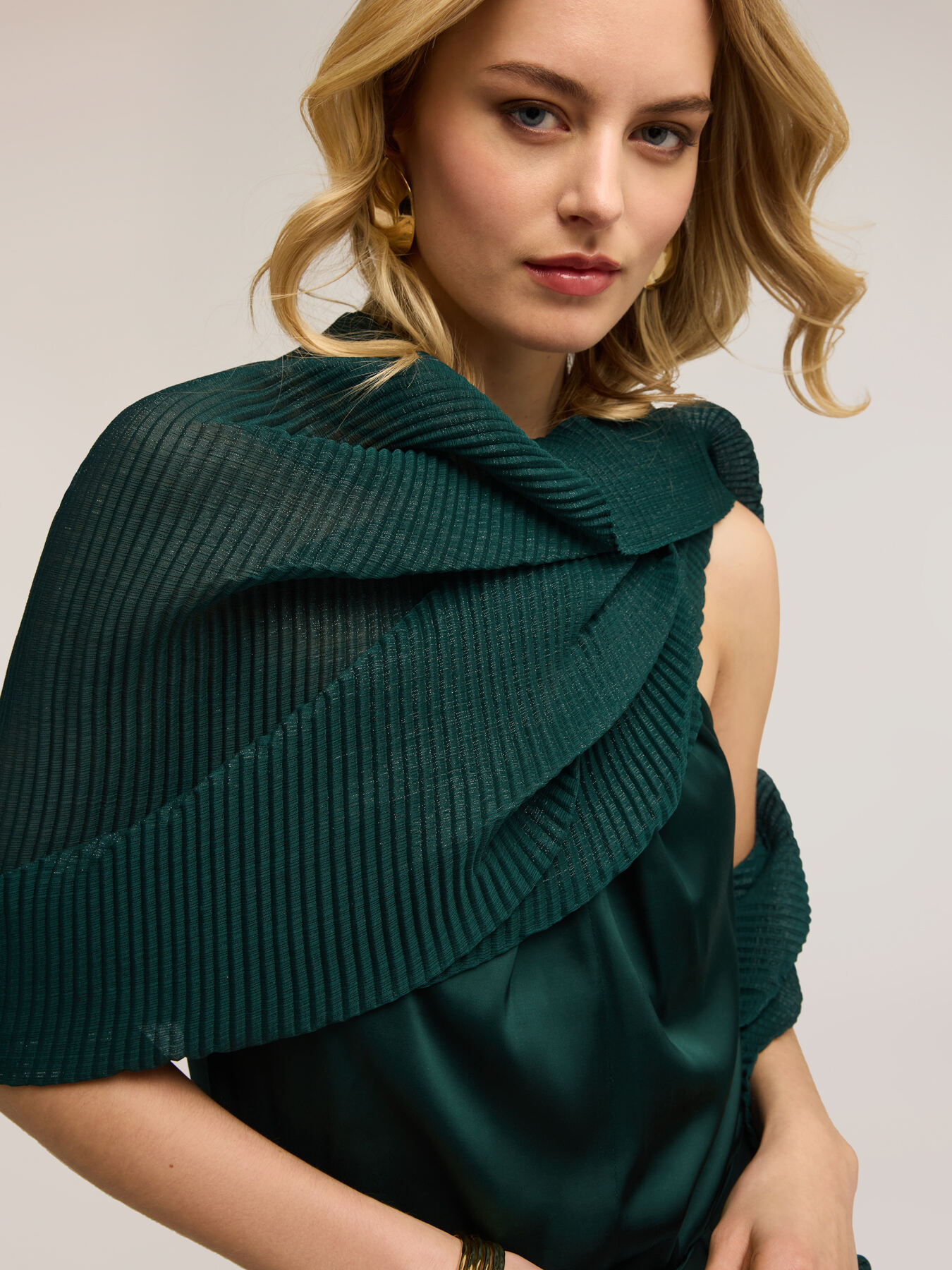Pleated lurex scarf image number 0