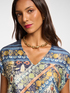 Blusa estampada étnica image number 3