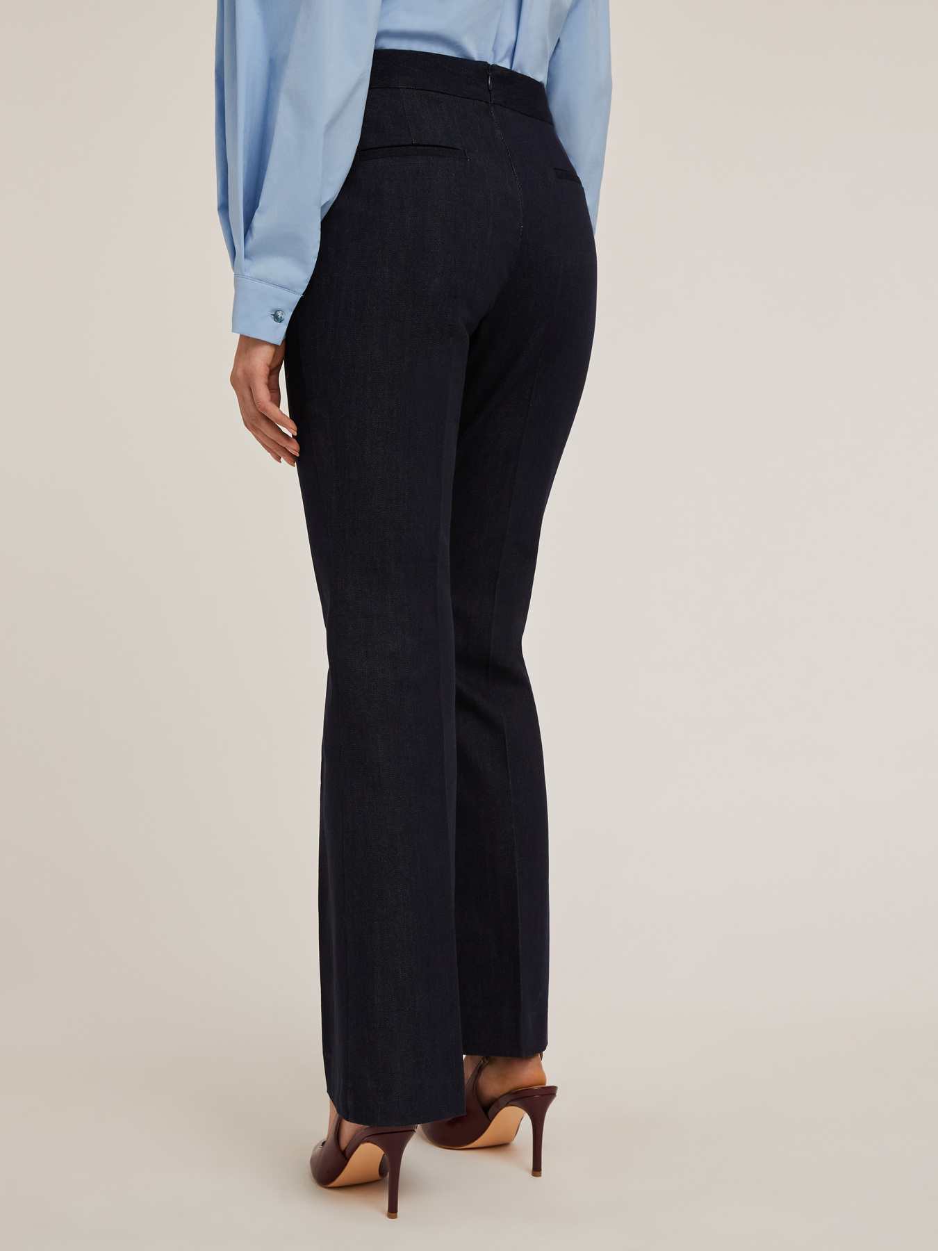 Flare-Jeans mit hohem Bund image number 1