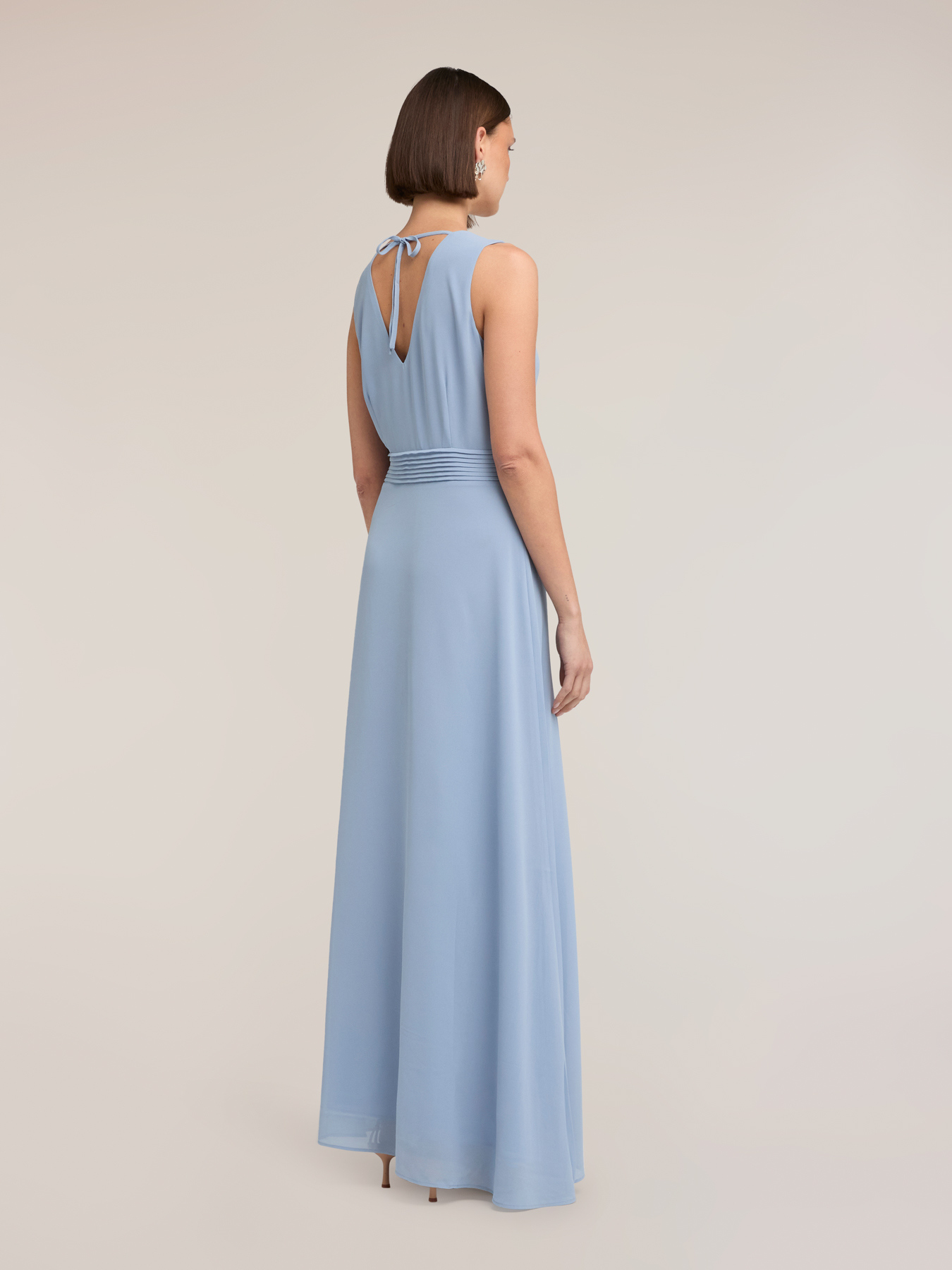 Long dress in georgette image number 1