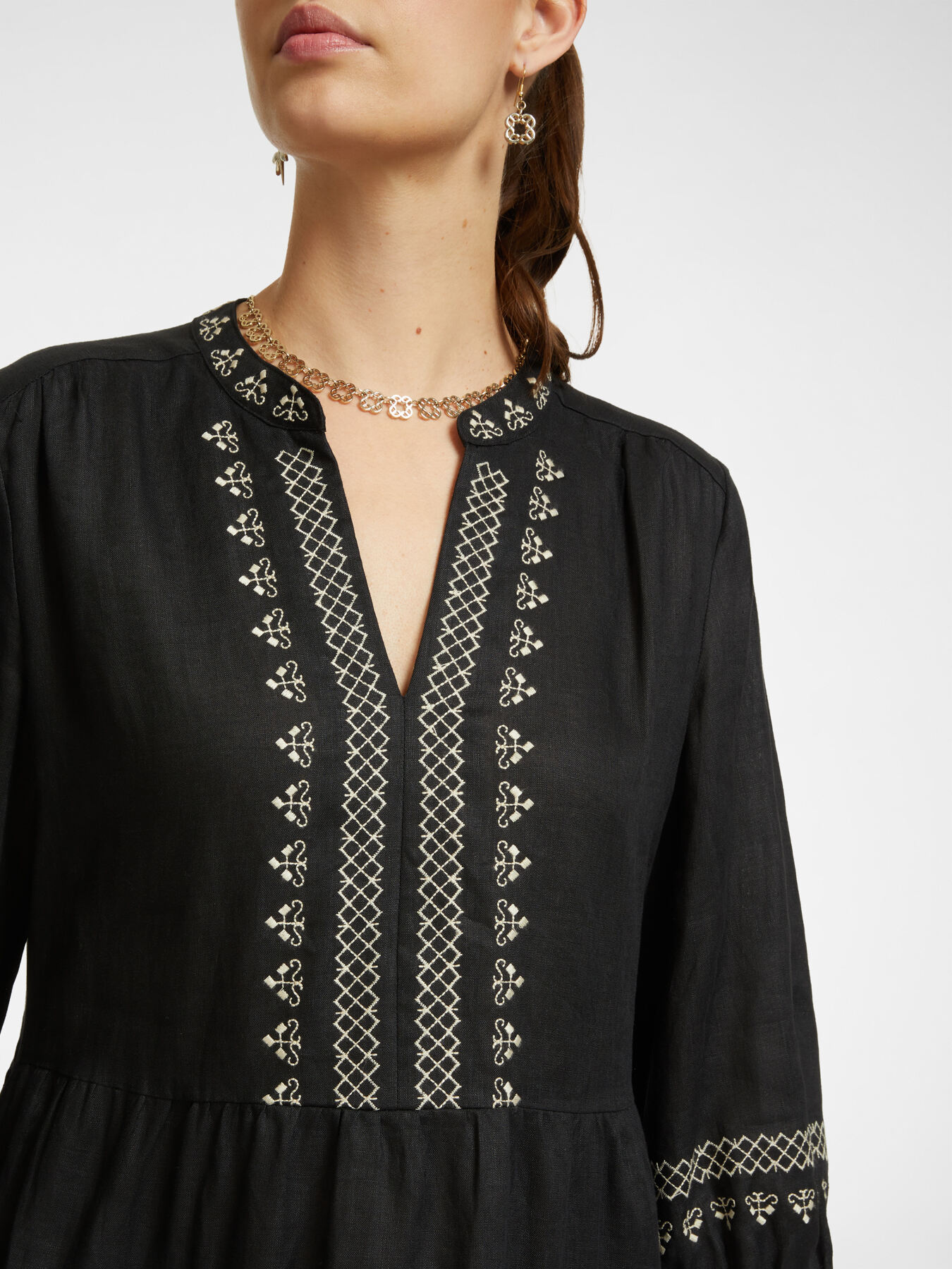 Robe brodée en lin image number 3
