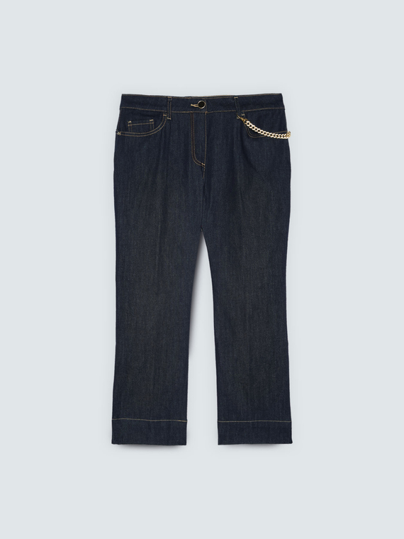 Jeans Kick Flare con catenella decorativa