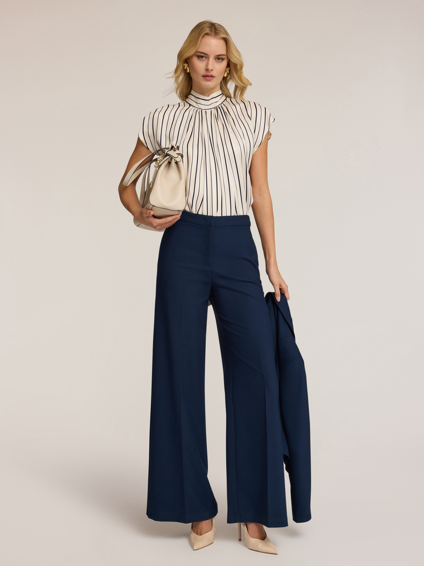 Chemisier oversize ray&eacute; avec n&oelig;ud au dos image number 3