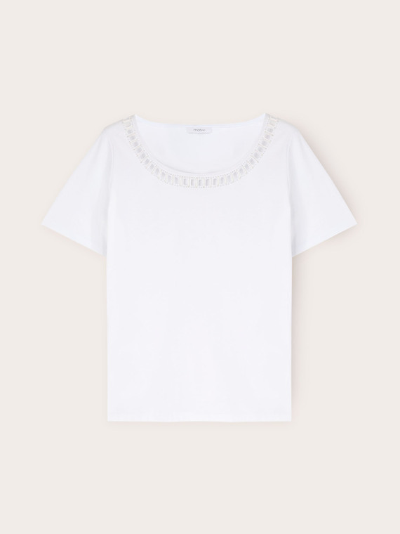 T-shirt with embroidered neckline