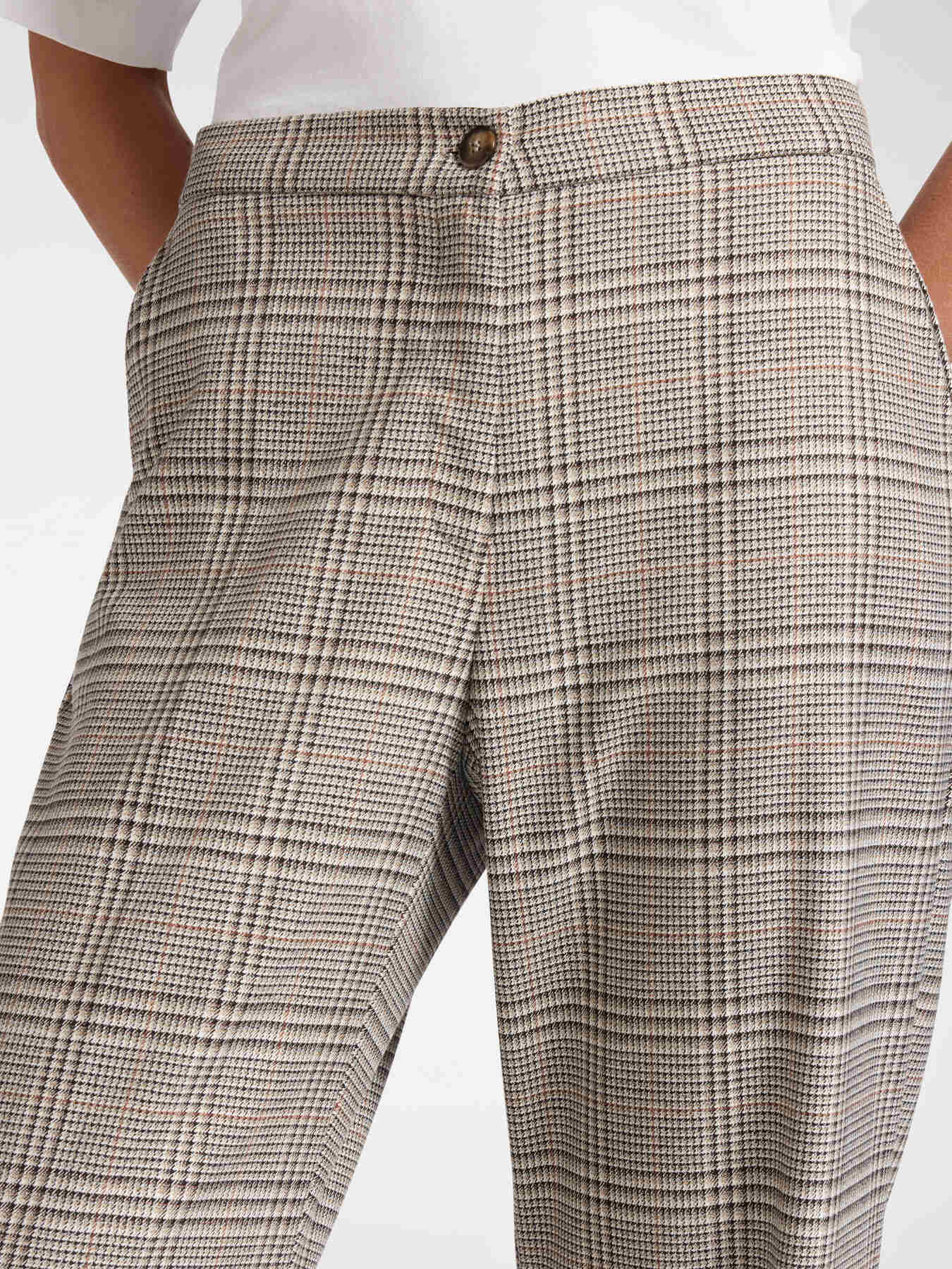 Men's trousers in Wales image number 3