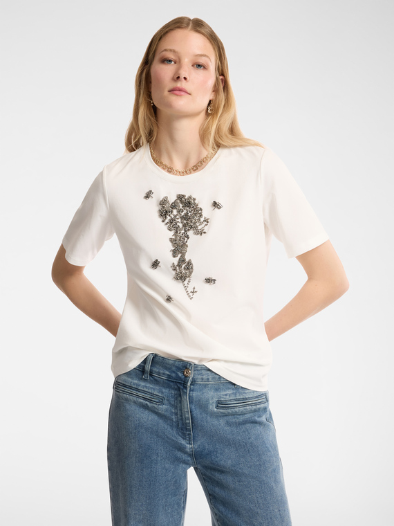 T-shirt with floral embroidery
