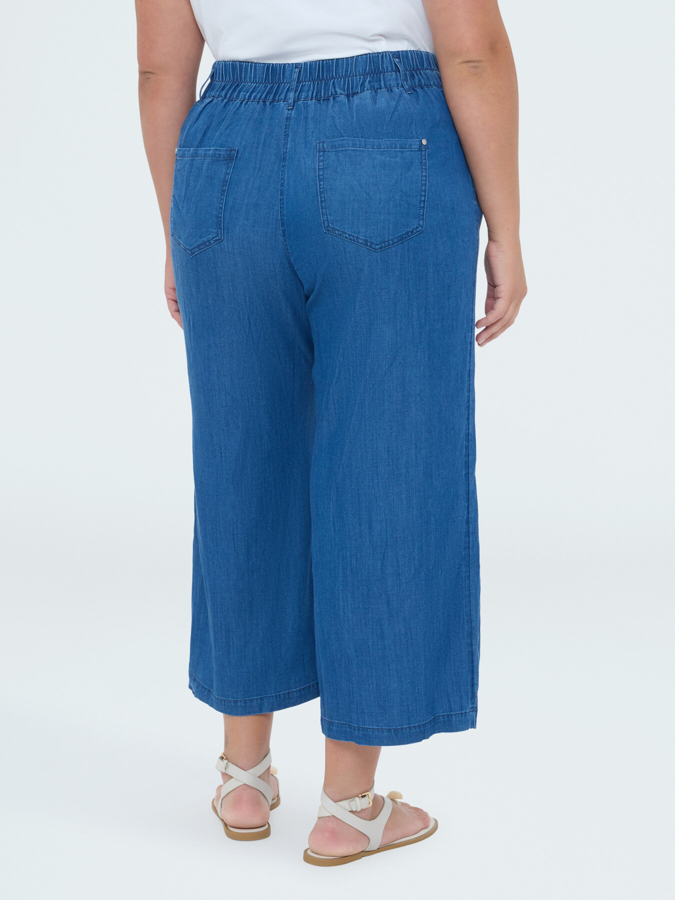 Cropped Jeans aus Tencel image number 1