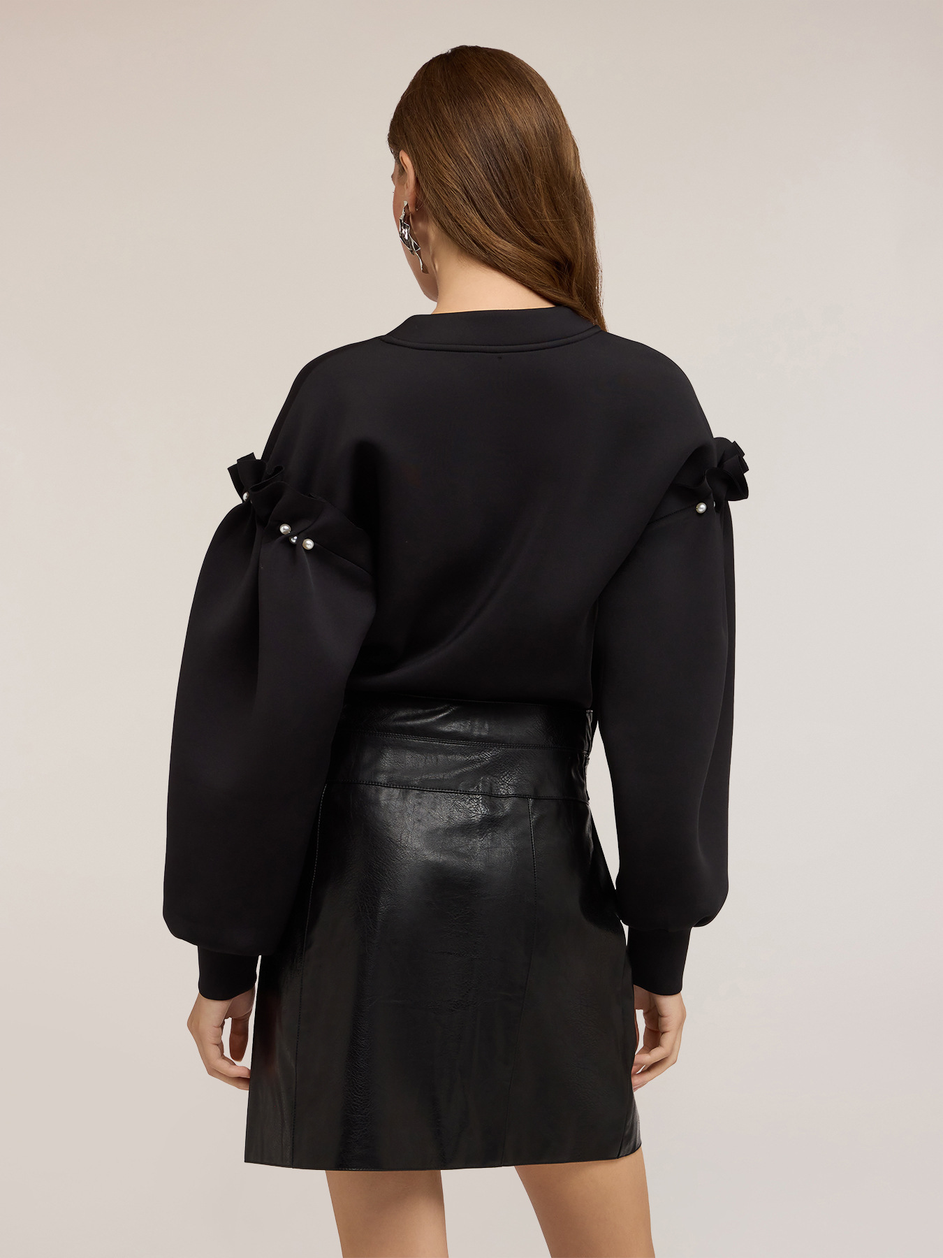 Sweat-shirt en néoprène avec détail de perles image number 1