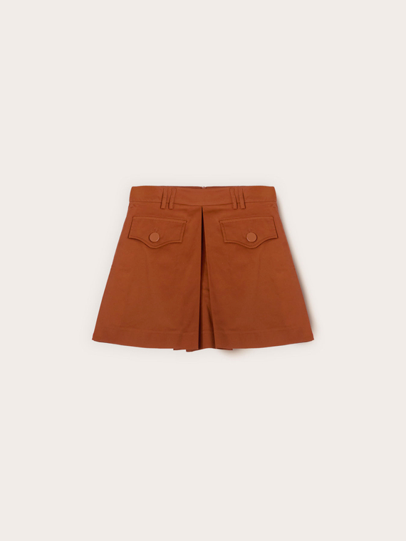 High-waisted shorts with pleated detail
