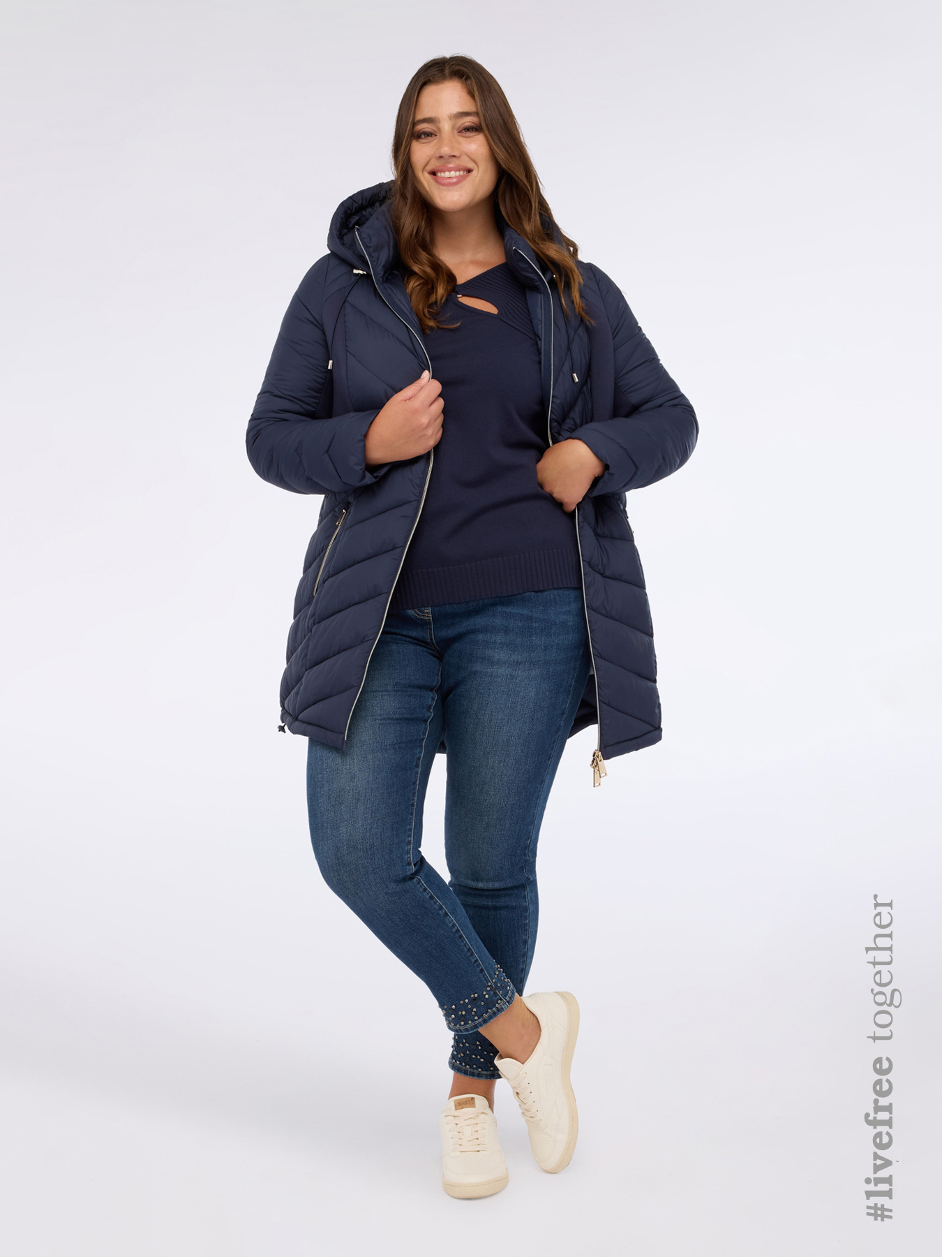 Lange gesteppte Daunenjacke mit Kapuze image number 0