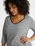 Gestreiftes T-Shirt mit Strass image number 3