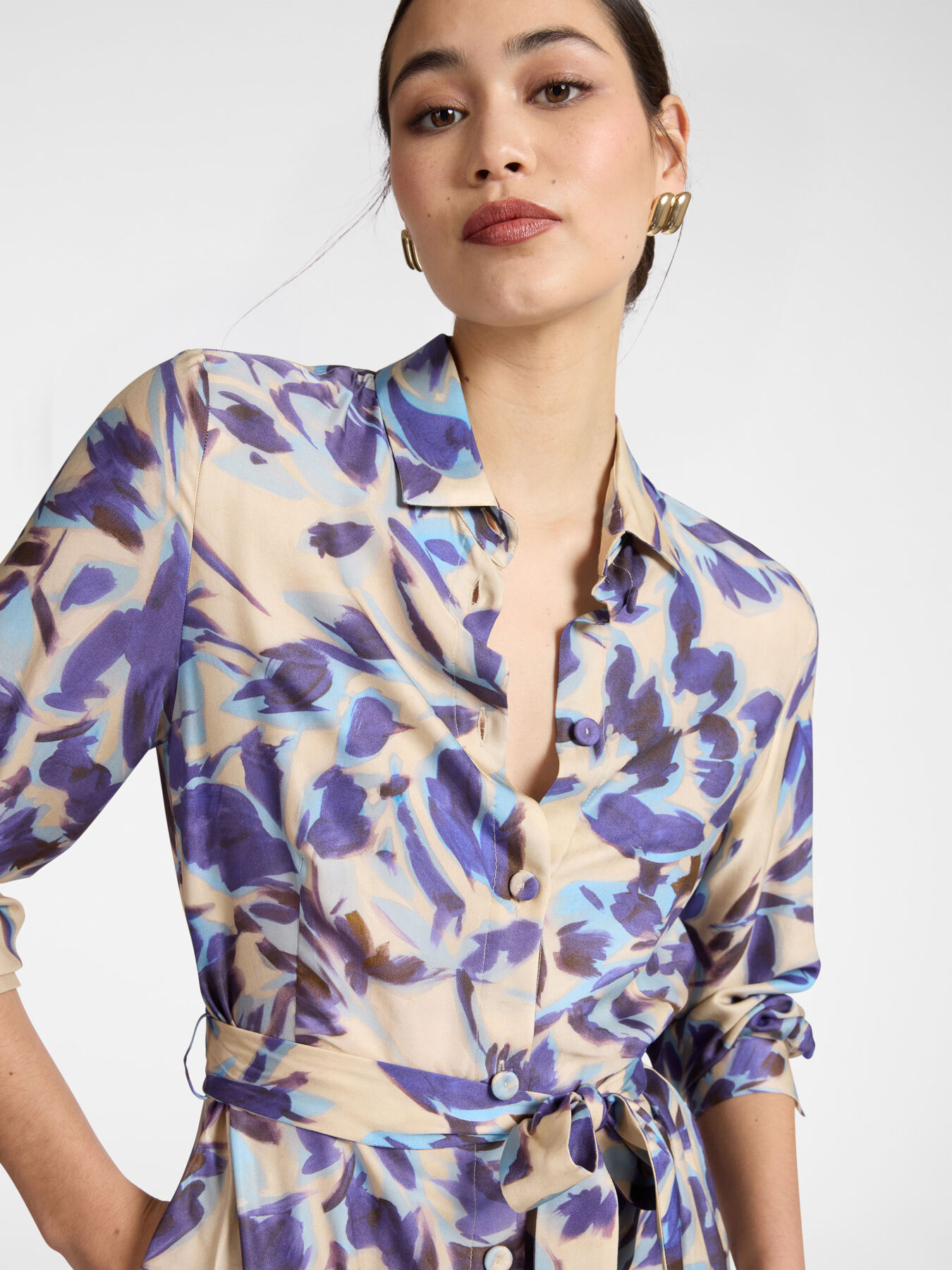 Printed shirt dress image number 3