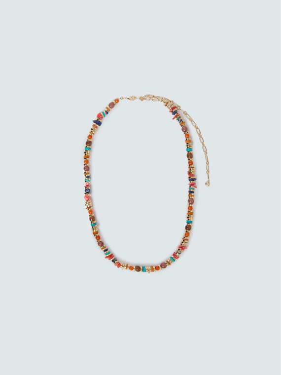 Collier long avec perles multicolores