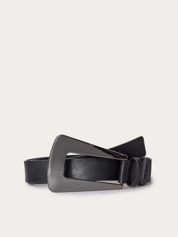 Belt with geometric buckle