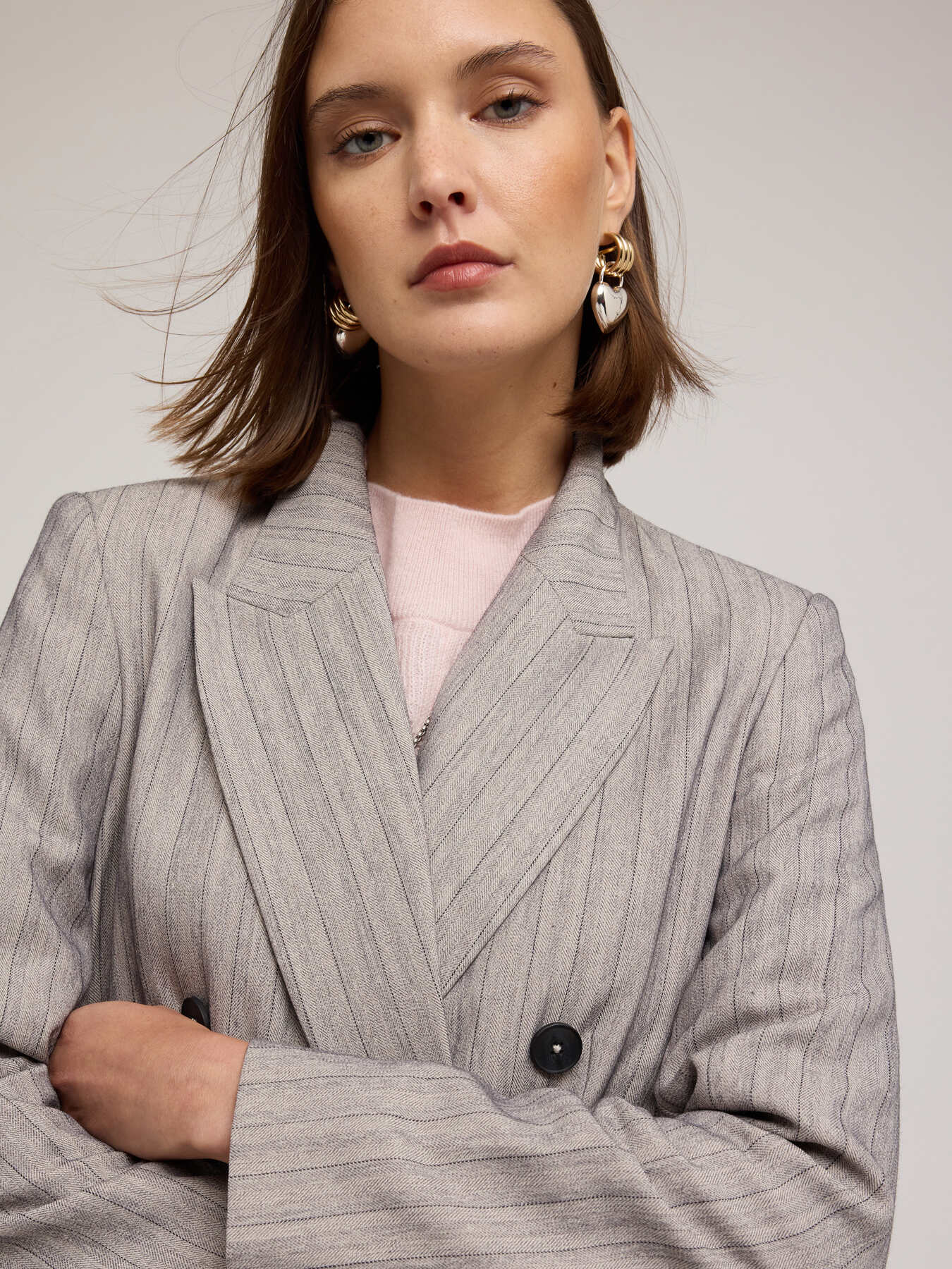 Structured double-breasted pinstripe jacket image number 3