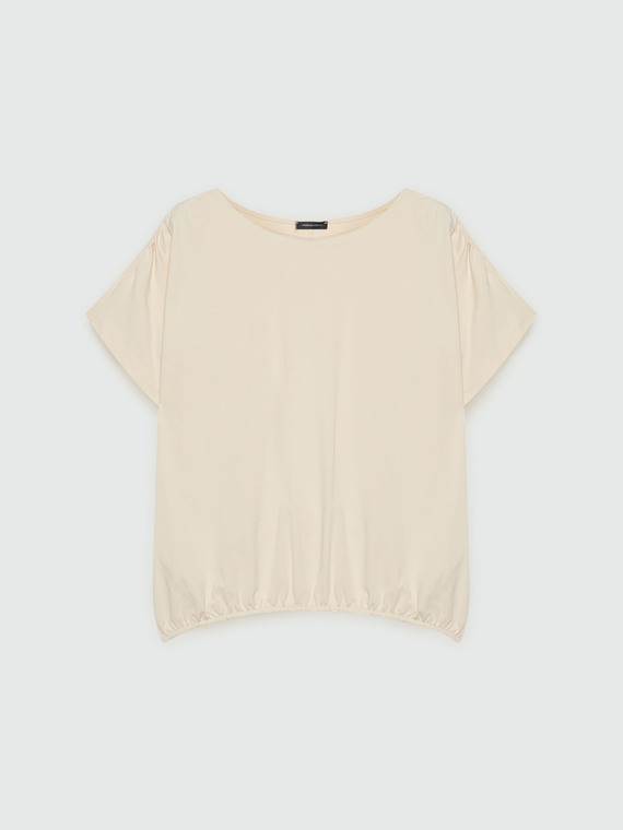 Boxy T-shirt with elastic at the bottom