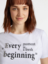 T-Shirt mit Schriftzug und Stickerei image number 3