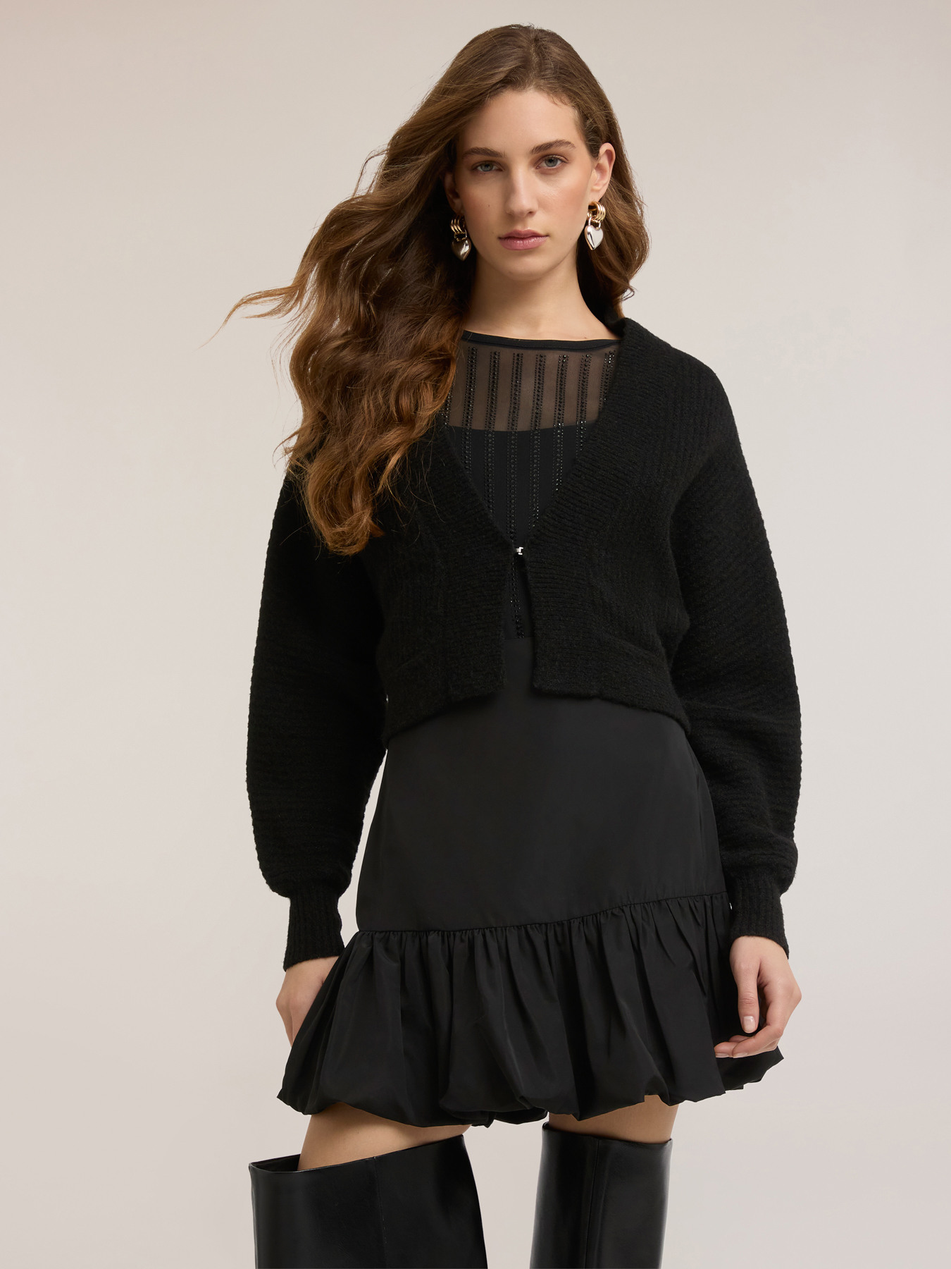 Kurze Strickjacke aus Wollmischung image number 2