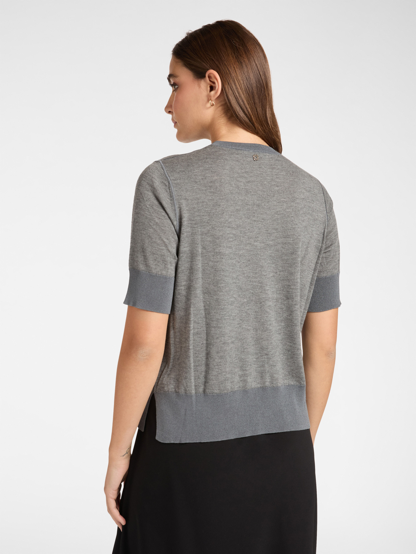 Short-sleeved wool sweater image number 1