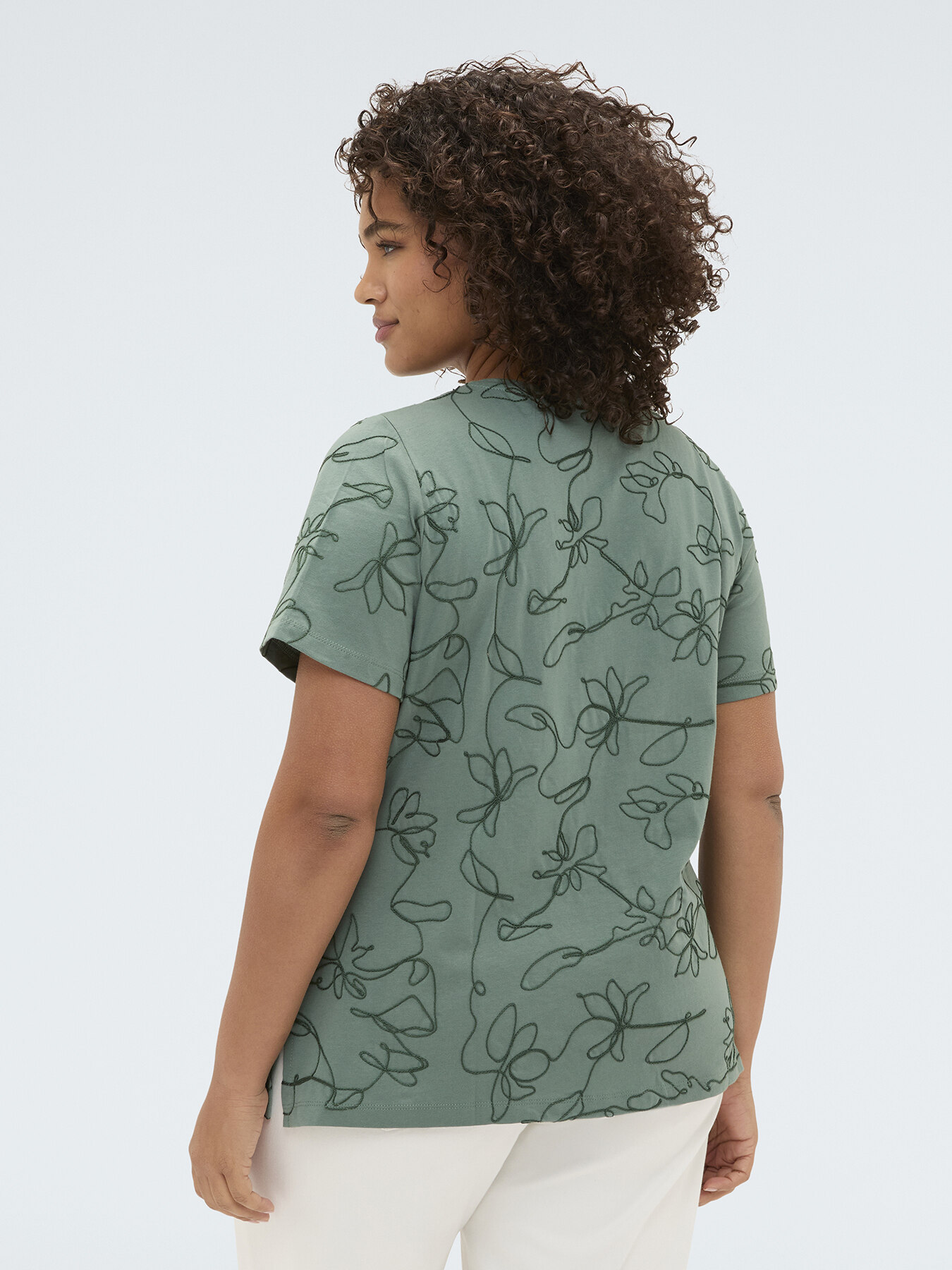 T-Shirt aus Baumwolle mit Blumenstickereien image number 1