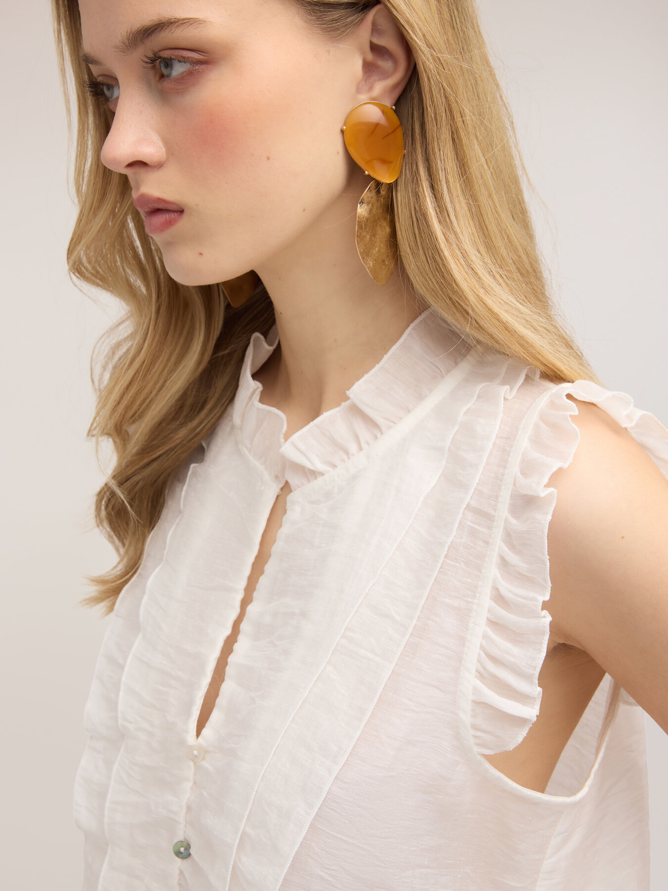 Blusa in mussola con volant image number 3