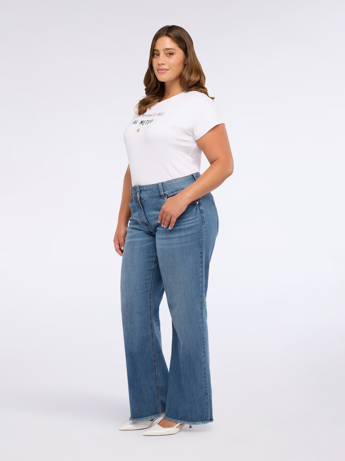 Jeans regular con orlo sfrangiato image number 6
