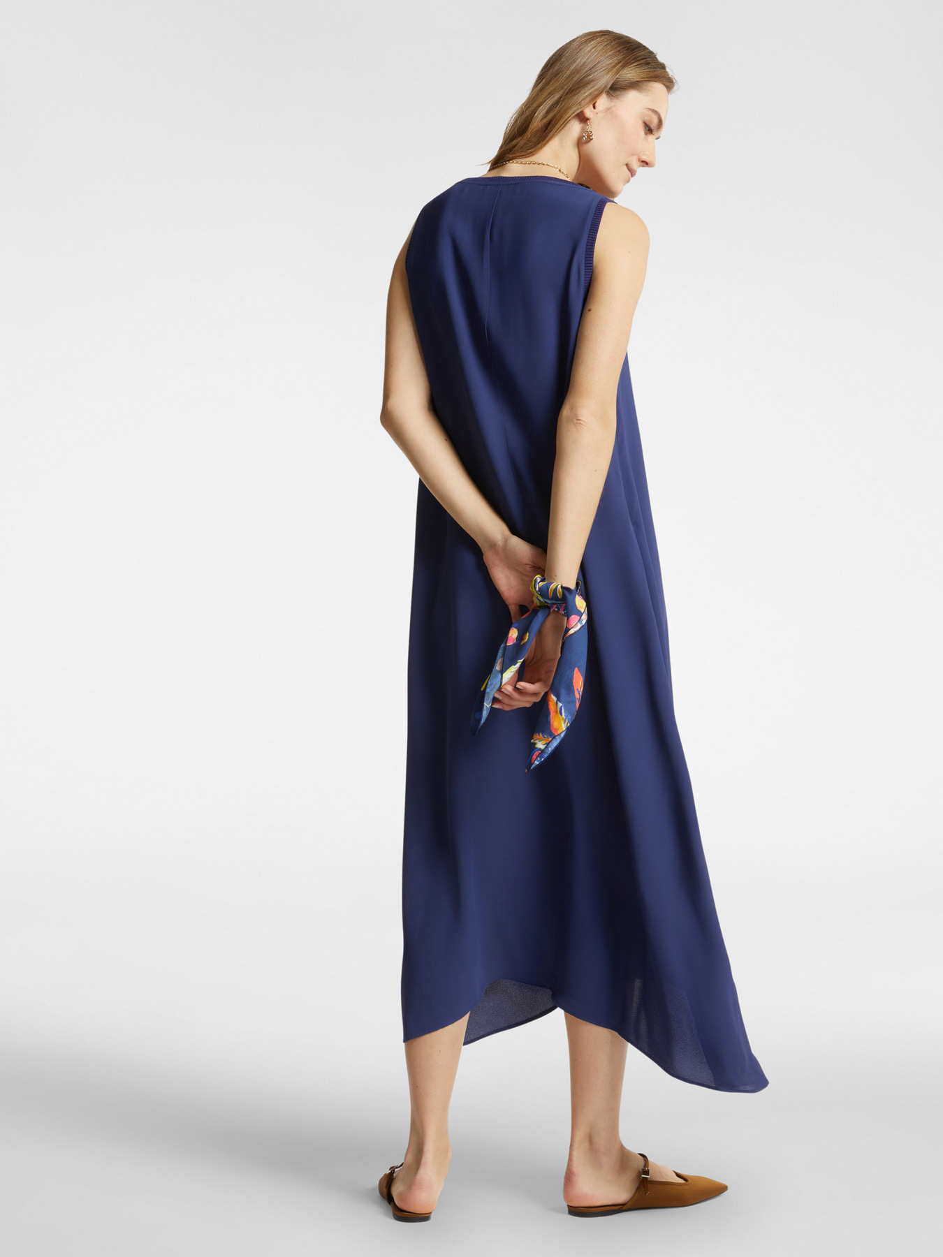 Long dress with ribbed edges image number 1