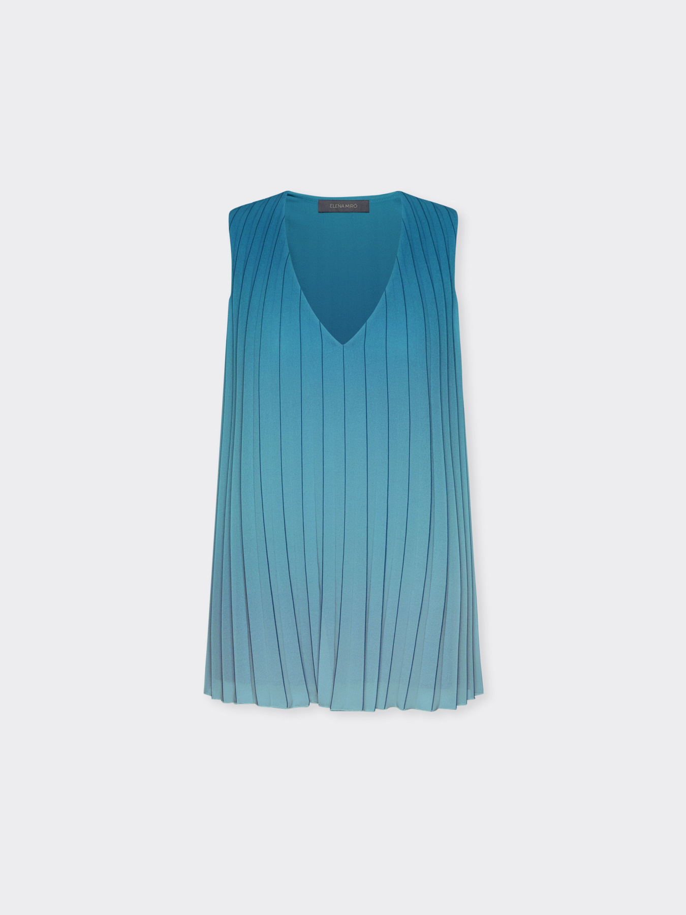 Pleated top in gradient color