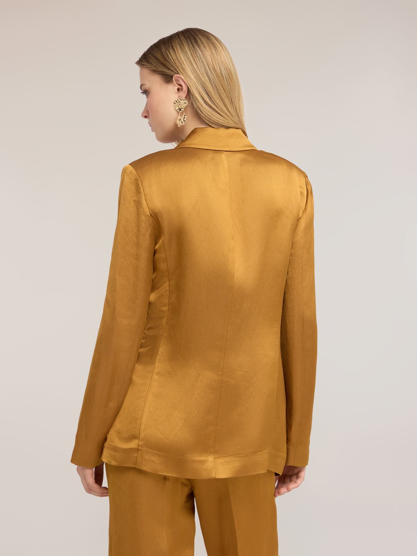 Double-breasted structured jacket in linen blend image number 1
