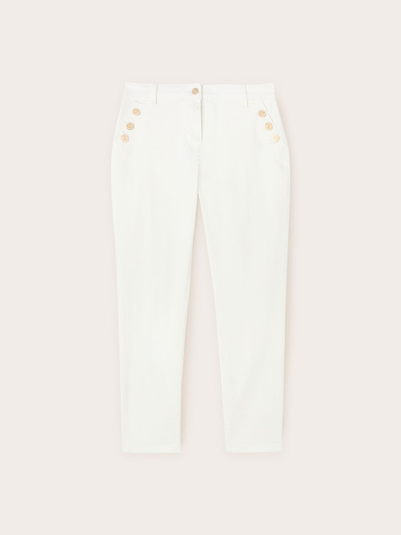 Pantalon regular avec des boutons métalliques