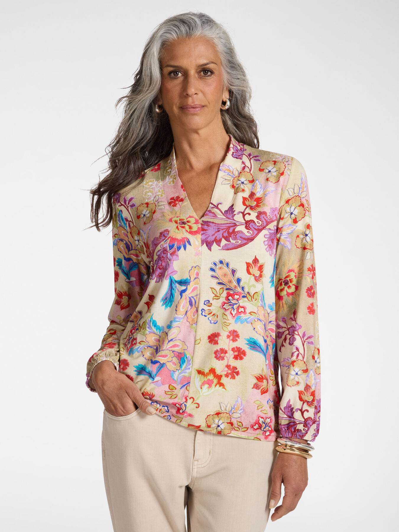 T-shirt stampata con scollo a V image number 0